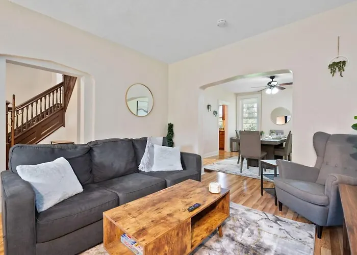 Holiday home 3 Story With 11 Beds, Super Close To Pitt And Cmu Pittsburgh