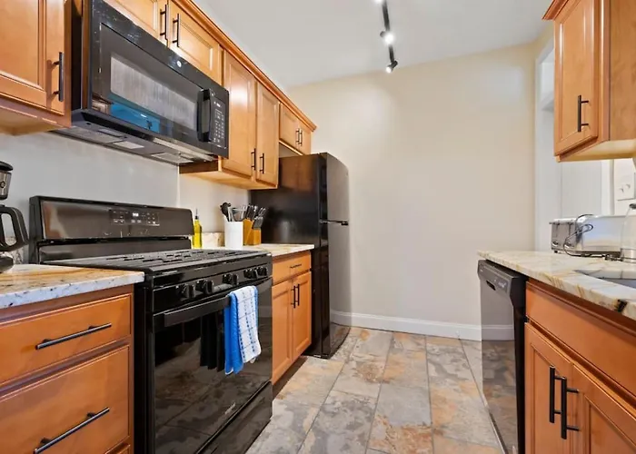 Holiday home 3 Story With 11 Beds, Super Close To Pitt And Cmu Pittsburgh