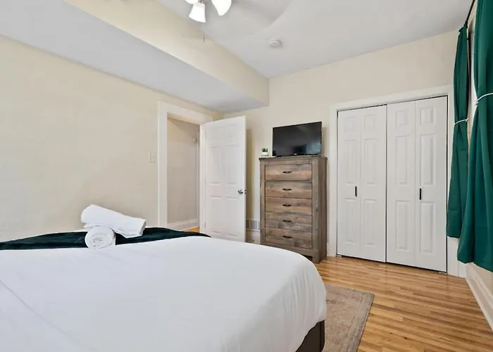3 Story With 11 Beds, Super Close To Pitt And Cmu Holiday home Pittsburgh