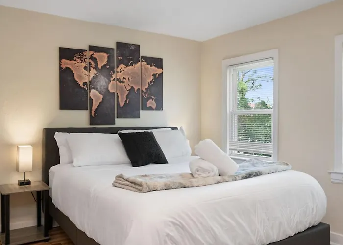 Holiday home 3 Story With 11 Beds, Super Close To Pitt And Cmu Pittsburgh