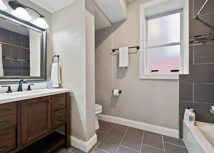 3 Story With 11 Beds, Super Close To Pitt And Cmu Pittsburgh
